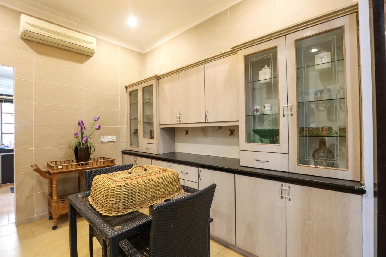 Kota Damansara Icozy Cove 10 Pax Holiday home Petaling Jaya