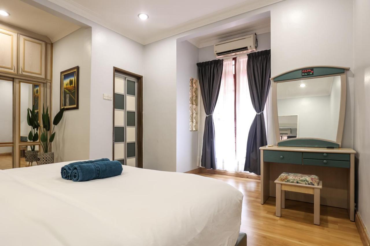 Kota Damansara Icozy Cove 10 Pax Holiday home *