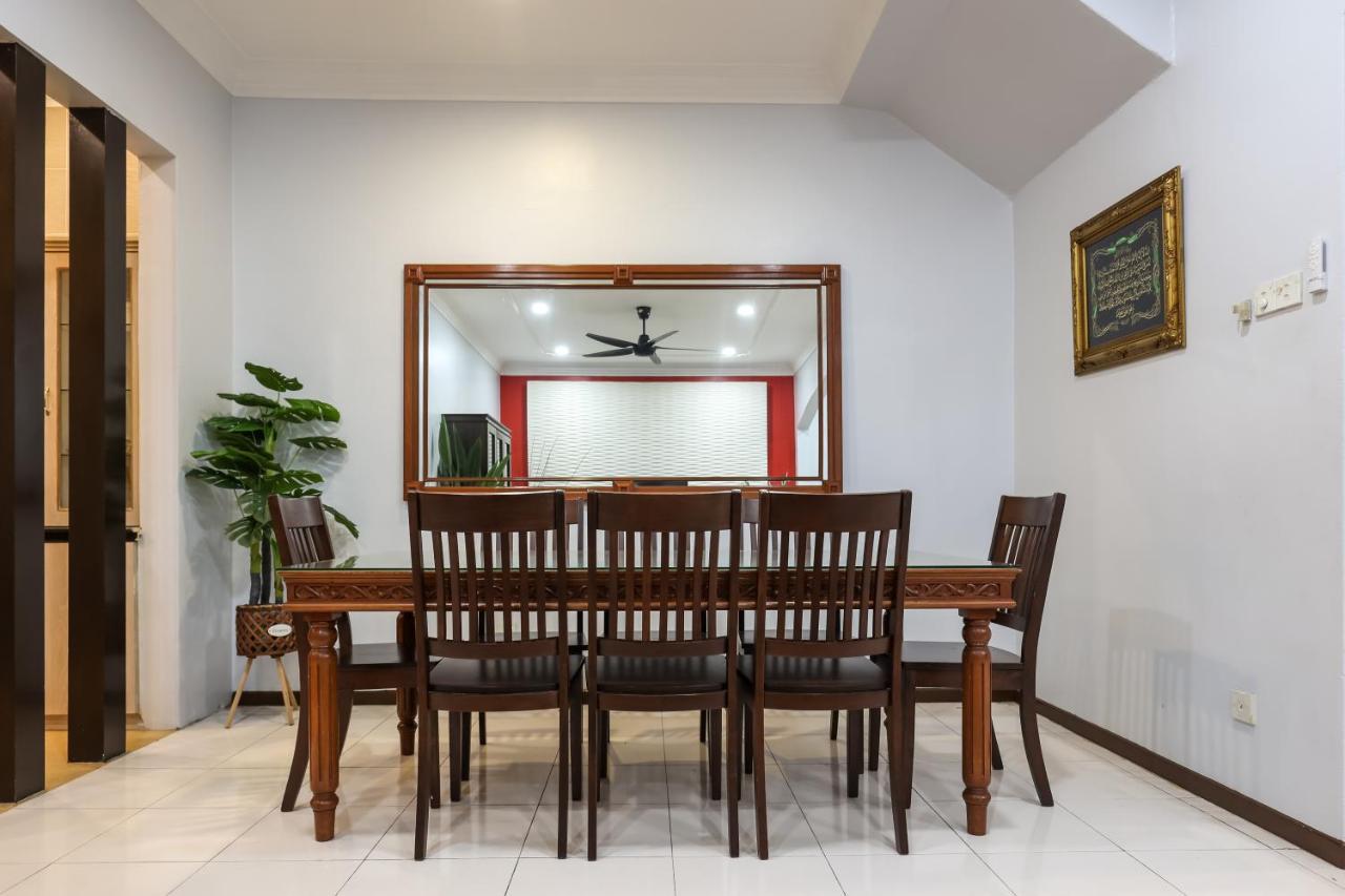 Kota Damansara Icozy Cove 10 Pax Holiday home *