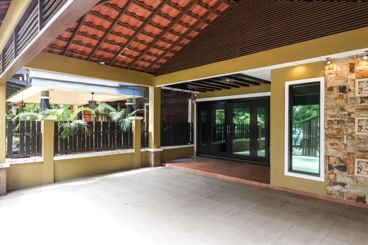 Kota Damansara Icozy Cove 10 Pax Holiday home *