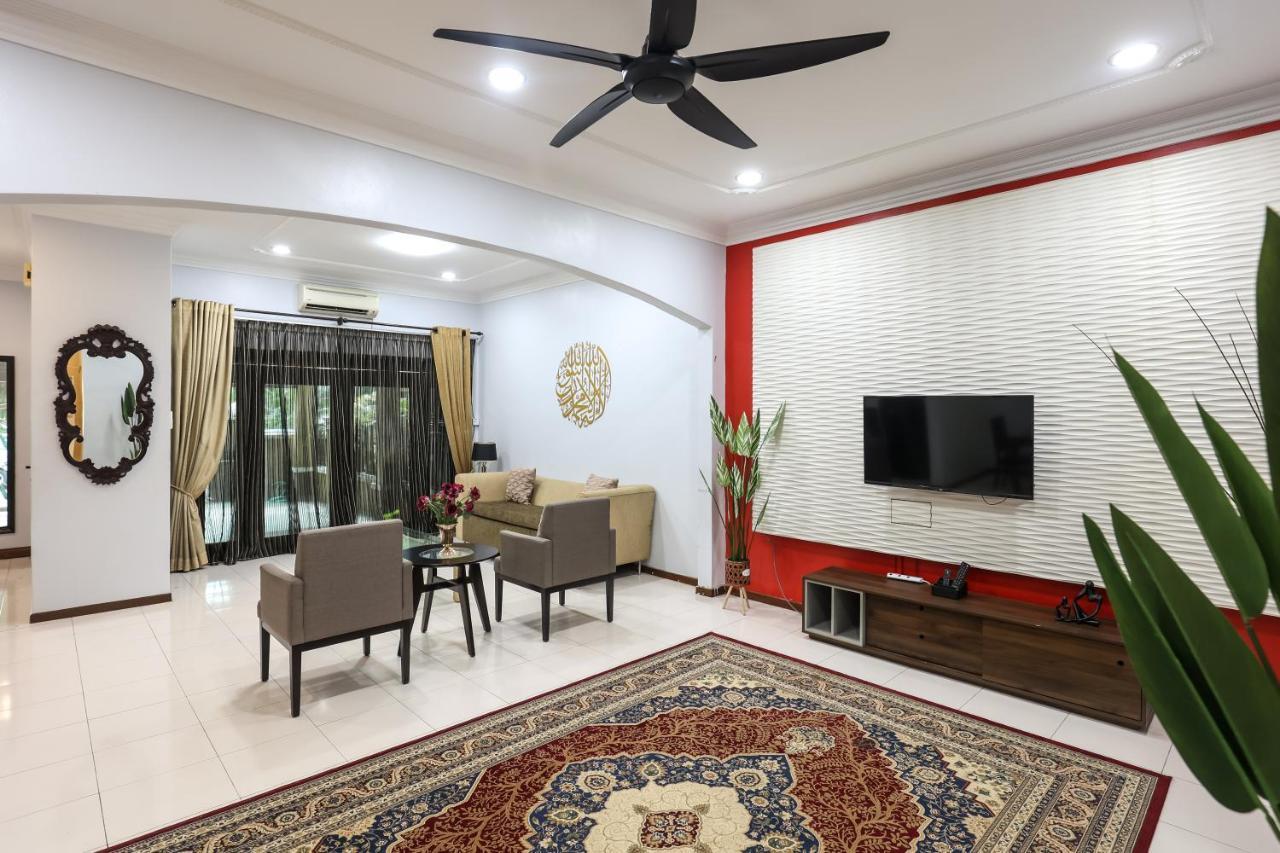 Kota Damansara Icozy Cove 10 Pax Holiday home Petaling Jaya